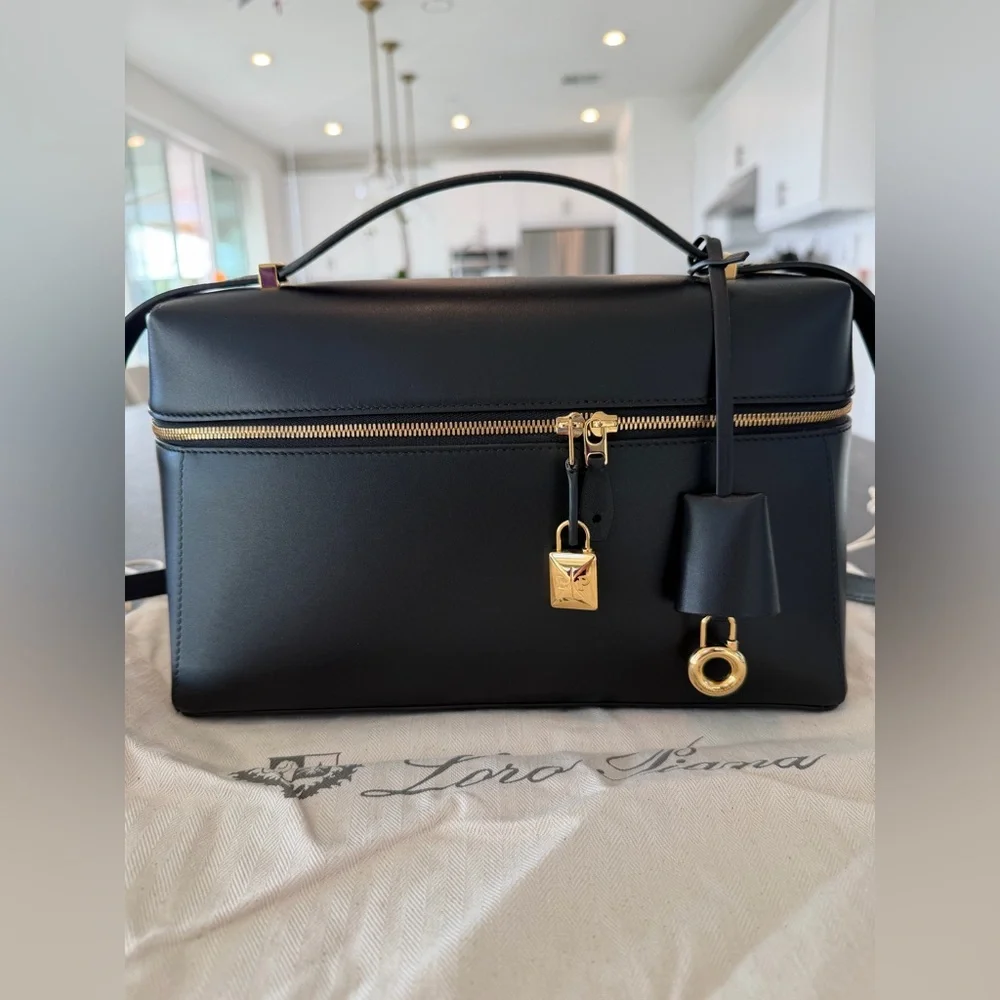 Loro Piana Extra Bag L27 in black smooth calfskin; worn 5x - Picture 4 of 11